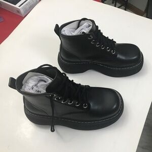 Dollskill Platform Combat Boots From Dolls Kill Size 7m NWOT